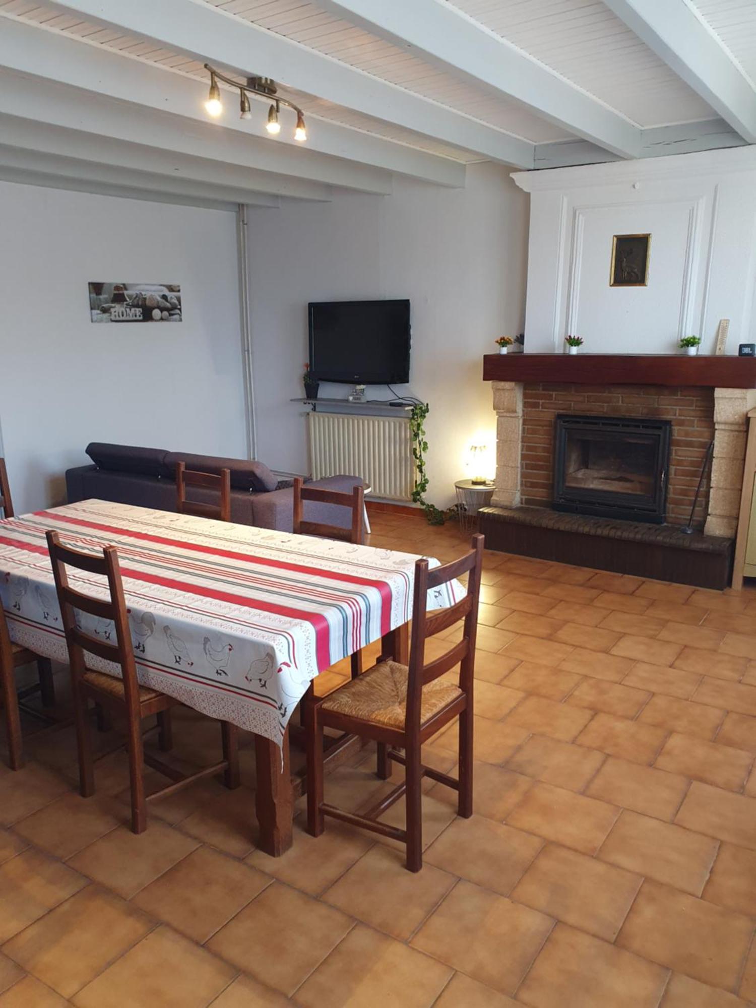 Maison 2 Chambres Au Calme Saint-Bonnet-sur-Gironde Exterior photo